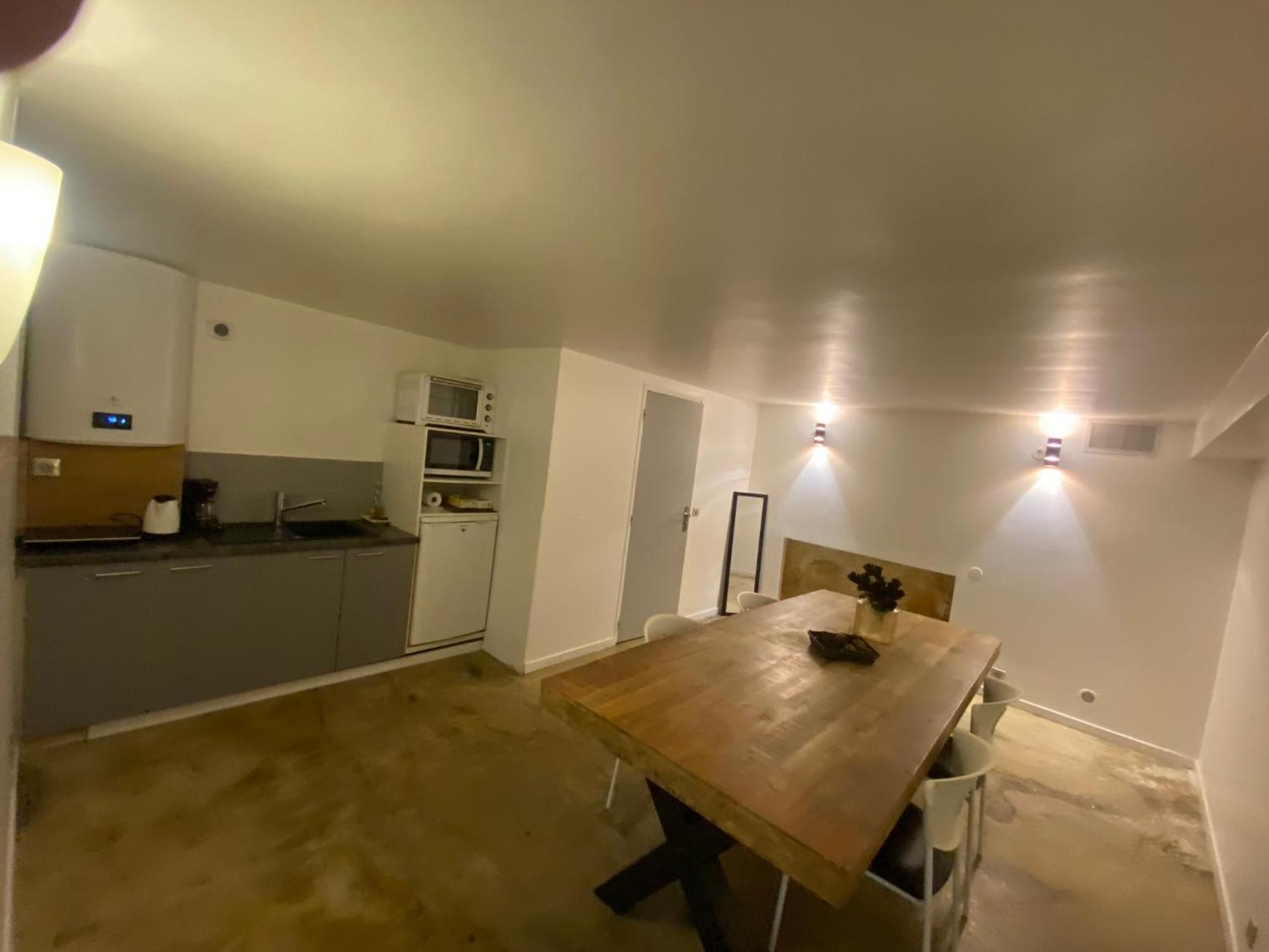 Apartment Atypique Cosy Et Hyper Centre 10eme Pres Du Canal Saint-martin *